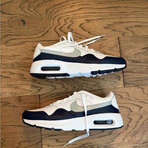 BRAND New without tags Nike Air max